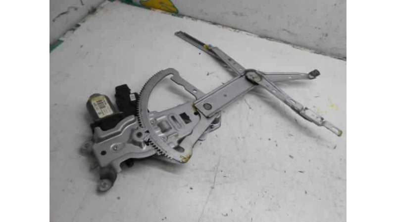 ELEVALUNAS DELANTERO DERECHO OPEL CORSA C 1.0 12V (60 CV) DE 2004 - D.3324809 ELEVALUNAS DELANTERO DERECHO OPEL CORSA C 1.0 12V (60 CV) DE 2004 - D.3324809