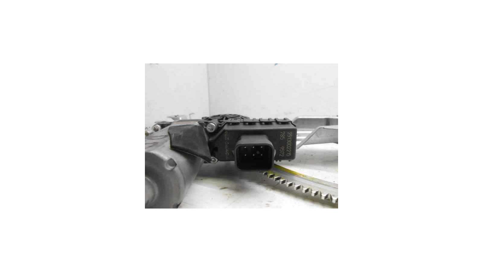 ELEVALUNAS DELANTERO DERECHO OPEL ASTRA H BER. 1.7 16V CDTI (101 CV) DE 2007 - D.3326584 ELEVALUNAS DELANTERO DERECHO OPEL ASTRA H BER. 1.7 16V CDTI (101 CV) DE 2007 - D.3326584