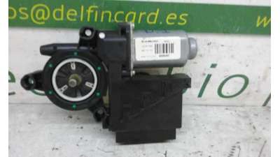 MOTOR ELEVALUNAS DELANTERO IZQUIERDO VOLKSWAGEN POLO 1.4 TDI (75 CV) DE 2004 - D.3403528 / 400645E