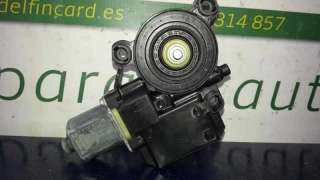 MOTOR ELEVALUNAS TRASERO DERECHO VOLKSWAGEN POLO 1.4 FSI (86 CV) DE 2011 - D.3403874 / 0130822533