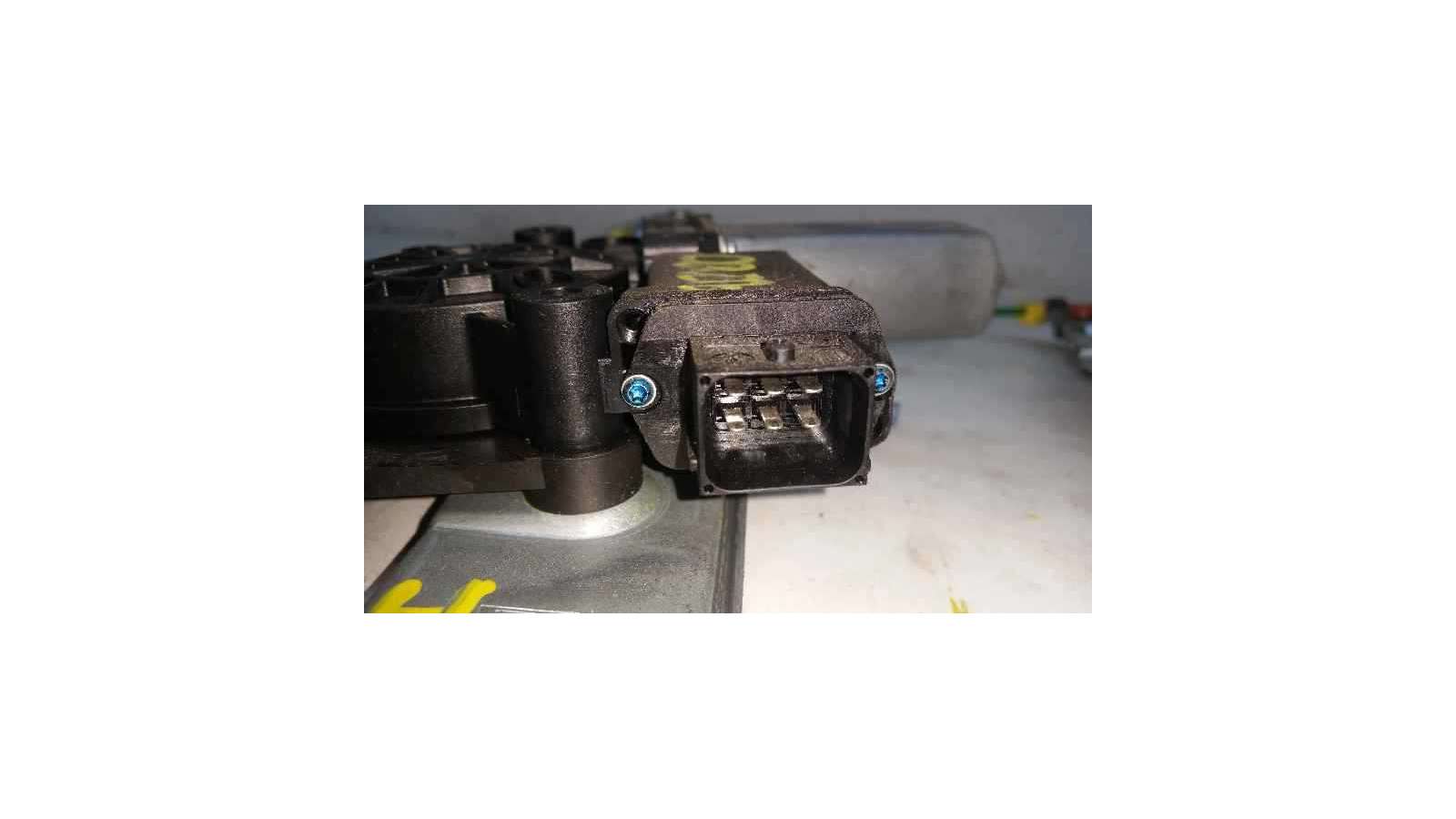 ELEVALUNAS DELANTERO IZQUIERDO OPEL CORSA D 1.3 16V CDTI (90 CV) DE 2008 - D.3437722 / 13447040 ELEVALUNAS DELANTERO IZQUIERDO OPEL CORSA D 1.3 16V CDTI (90 CV) DE 2008 - D.3437722 / 13447040