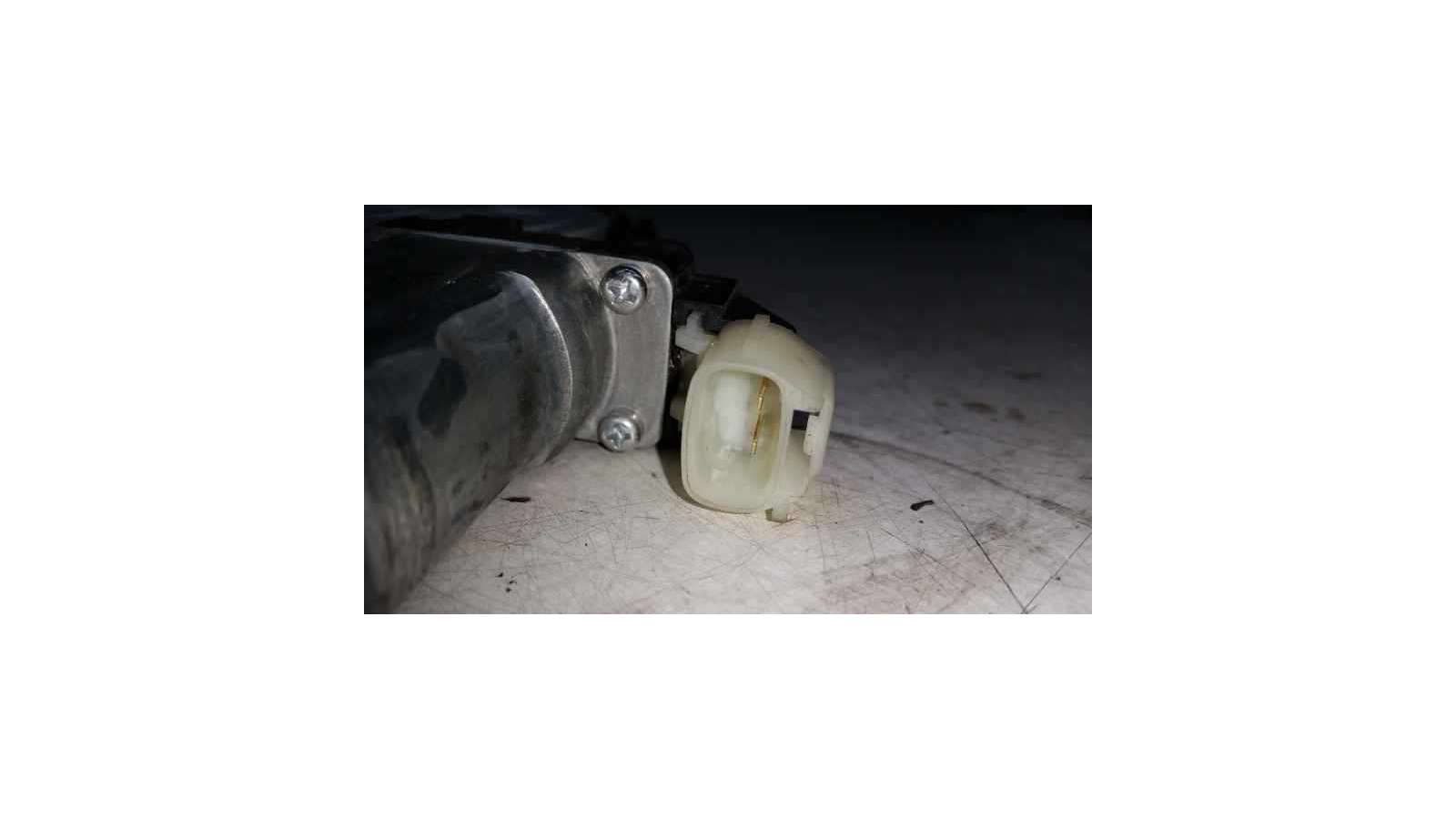 ELEVALUNAS DELANTERO DERECHO HYUNDAI I20 1.2 16V (86 CV) DE 2013 - D.3546758 ELEVALUNAS DELANTERO DERECHO HYUNDAI I20 1.2 16V (86 CV) DE 2013 - D.3546758