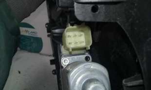 ELEVALUNAS DELANTERO IZQUIERDO FORD FIESTA 1.6 TDCi (90 CV) DE 2009 - D.3566572 2