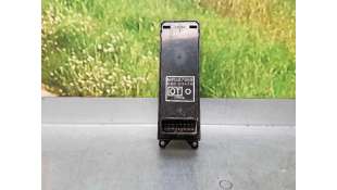 MANDO ELEVALUNAS DELANTERO IZQUIERDO  MITSUBISHI COLT BERLINA 3 1.1 (75 CV) DE 2006 - D.3567819 / MR587959 2