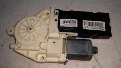 MOTOR ELEVALUNAS DELANTERO DERECHO RENAULT LAGUNA III 2.0 dCi D (131 CV) DE 2011 - D.3697923 / 978934101