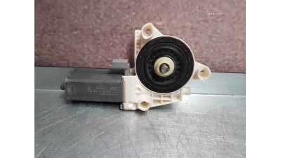 MOTOR ELEVALUNAS DELANTERO IZQUIERDO PEUGEOT 307 1.6 16V HDi (90 CV) DE 2005 - D.3743070 / 9634457380