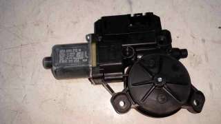 MOTOR ELEVALUNAS TRASERO DERECHO VOLKSWAGEN POLO 1.2 12V (69 CV) DE 2015 - D.3762842 / S850311254