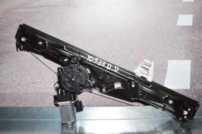 ELEVALUNAS DELANTERO DERECHO FORD KA 1.2 8V (69 CV) DE 2016 - D.3787541 / 51974459