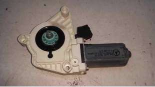 MOTOR ELEVALUNAS DELANTERO DERECHO MERCEDES CLASE A 2.0 CDI (109 CV) DE 2004 - D.3811184 / 996145101 2