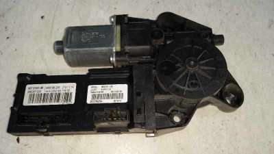 MOTOR ELEVALUNAS DELANTERO IZQUIERDO RENAULT MEGANE III BERLINA 5 P 1.5 dCi D FAP (95 CV) DE 2015 - D.3836967 / 966367200