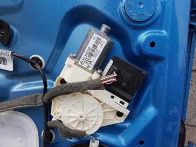 ELEVALUNAS TRASERO IZQUIERDO RENAULT MEGANE III BERLINA 5 P 1.2 16V (116 CV) DE 2012 - D.3854026 / 827310185R