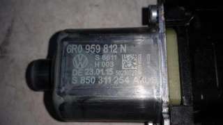 MOTOR ELEVALUNAS TRASERO DERECHO VOLKSWAGEN POLO 1.2 TSI (90 CV) DE 2015 - D.3918573 / S850311254A