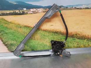 ELEVALUNAS DELANTERO DERECHO RENAULT CLIO II FASE I 1.2 (58 CV) DE 2001 - D.3945753