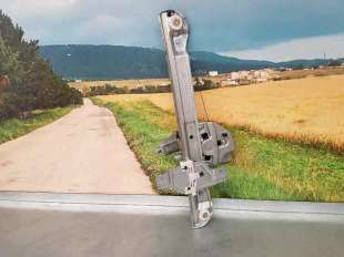 ELEVALUNAS DELANTERO DERECHO PEUGEOT 2008 1.2 16V VTi (82 CV) DE 2016 - D.3949113 2