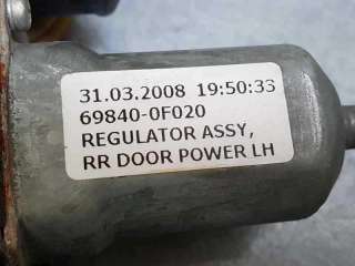 ELEVALUNAS TRASERO IZQUIERDO TOYOTA COROLLA VERSO 2.2 Turbodiesel (136 CV) DE 2008 - D.3952467 / 698400F020