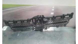 REJILLA DELANTERA TOYOTA COROLLA VERSO 2.2 Turbodiesel (136 CV) DE 2008 - D.3952528 / 531110F030 2