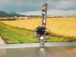 ELEVALUNAS DELANTERO DERECHO PEUGEOT 208 1.6 Blue-HDI FAP (75 CV) DE 2017 - D.3962111 / 9673154380