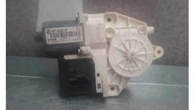 MOTOR ELEVALUNAS TRASERO DERECHO RENAULT MEGANE III BERLINA 5 P 1.5 dCi D (106 CV) DE 2010 - D.4000581 / 0130822331