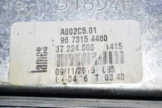 ELEVALUNAS DELANTERO IZQUIERDO PEUGEOT 208 1.6 Blue-HDI FAP (99 CV) DE 2015 - D.4004307 / 9674254480