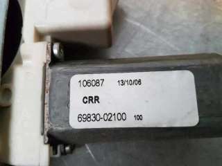 ELEVALUNAS TRASERO DERECHO TOYOTA COROLLA 1.4 Turbodiesel (90 CV) DE 2006 - D.4015658 / 6983002100