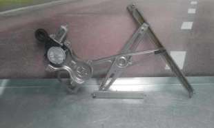 ELEVALUNAS DELANTERO DERECHO TOYOTA YARIS 1.3 16V (101 CV) DE 2009 - D.4025898 / 857100D100