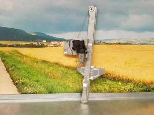 ELEVALUNAS DELANTERO DERECHO PEUGEOT PARTNER TEPEE 1.6 BLUE HDI 120 DE 2017 - D.4026418 / 2 PINS