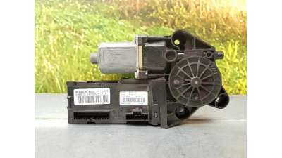 MOTOR ELEVALUNAS DELANTERO DERECHO RENAULT SCENIC III 1.5 dCi D (106 CV) DE 2010 - D.4052837 / 807310021R