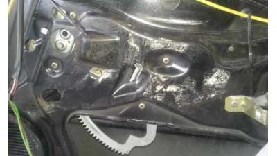ELEVALUNAS DELANTERO DERECHO MERCEDES CLASE C  BERLINA 2.5 20V Turbodiesel (150 CV) DE 2003 - D.4060506