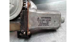 ELEVALUNAS DELANTERO IZQUIERDO MITSUBISHI L 200 2.5 Turbodiesel (99 CV) DE 2002 - D.4067187 / MR144523