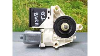 MOTOR ELEVALUNAS TRASERO DERECHO RENAULT MEGANE III BERLINA 5 P 1.5 dCi D FAP (110 CV) DE 2011 - D.4074246 / 827306548R