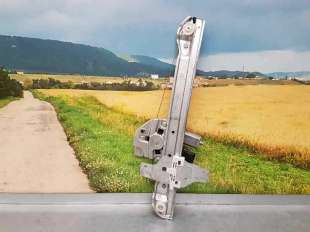 ELEVALUNAS DELANTERO IZQUIERDO PEUGEOT 2008 1.6 Blue-HDI FAP (99 CV) DE 2017 - D.4080120 / 9819905580 2