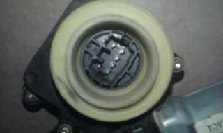 ELEVALUNAS TRASERO DERECHO TOYOTA COROLLA VERSO 1.8 16V (129 CV) DE 2005 - D.4093124 / 698300F020