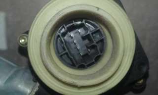 ELEVALUNAS TRASERO IZQUIERDO TOYOTA COROLLA VERSO 1.8 16V (129 CV) DE 2005 - D.4093125 / 698400F020