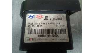 CONEXION USB/AUX KIA PROCEED 1.4 (99 CV) DE 2018 - D.4110174 / 96120A2200