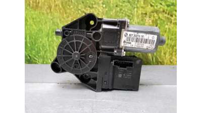 MOTOR ELEVALUNAS DELANTERO DERECHO RENAULT SCENIC III DE 2009 - D.4133353 / 807302741R