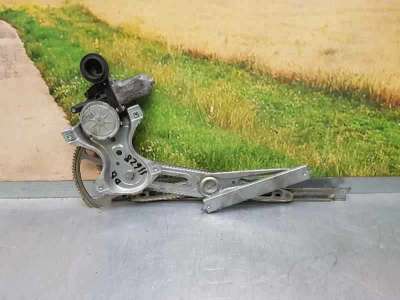 ELEVALUNAS DELANTERO DERECHO TOYOTA YARIS 1.4 Turbodiesel (90 CV) DE 2013 - D.4168053 / 857100D100