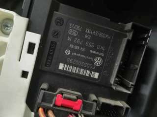 ELEVALUNAS DELANTERO DERECHO VOLKSWAGEN PASSAT BERLINA 2.0 TDI DPF (170 CV) DE 2008 - D.4177302 / 1K0959792M