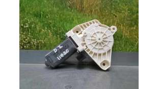 MOTOR ELEVALUNAS DELANTERO IZQUIERDO VOLKSWAGEN PASSAT VARIANT 2.0 TDI (150 CV) DE 2016 - D.4200365 / 5Q4959801B