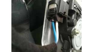 ELEVALUNAS DELANTERO DERECHO KIA CARNIVAL 2.9 CRDi (185 CV) DE 2007 - D.4208859 / 824604D000 2