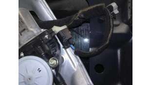 ELEVALUNAS DELANTERO IZQUIERDO KIA CARNIVAL 2.9 CRDi (185 CV) DE 2007 - D.4208860 / 824504D000 2