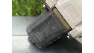 MOTOR ELEVALUNAS DELANTERO IZQUIERDO MERCEDES CLASE C  BERLINA 2.2 CDI (170 CV) DE 2007 - D.4210348 / A2048200142