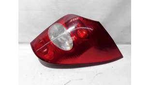 PILOTO TRASERO DERECHO RENAULT LAGUNA II GRANDTOUR 2.2 dCi Turbodiesel (150 CV) DE 2002 - D.4210876 / 8200703489