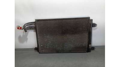 CONDENSADOR / RADIADOR AIRE ACONDICIONADO VOLKSWAGEN GOLF V BERLINA 2.0 TDI (140 CV) DE 2005 - D.4218431 / 1K0820411G