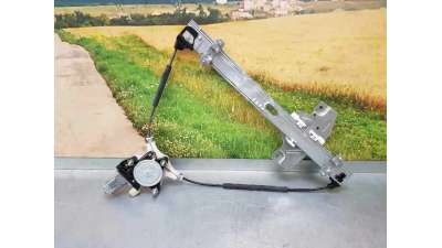 ELEVALUNAS DELANTERO DERECHO KIA RIO 1.2 (86 CV) DE 2012 - D.4237103 / 824021W010
