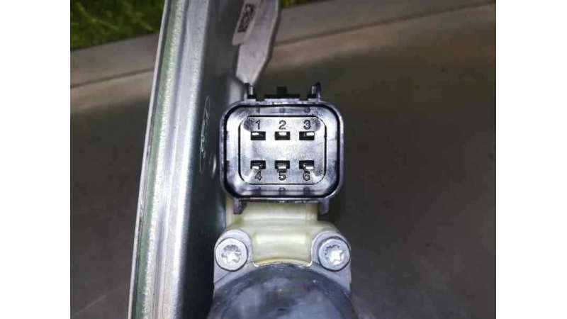 ELEVALUNAS TRASERO DERECHO FORD FOCUS LIM. 1.0 EcoBoost (125 CV) DE 2016 - D.4246950 / BM51A27000BE ELEVALUNAS TRASERO DERECHO FORD FOCUS LIM. 1.0 EcoBoost (125 CV) DE 2016 - D.4246950 / BM51A27000BE