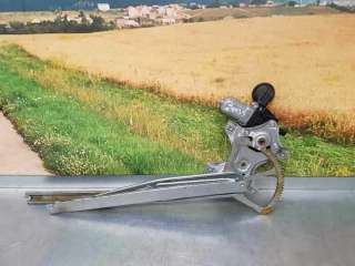 ELEVALUNAS DELANTERO DERECHO TOYOTA YARIS 1.3 16V (101 CV) DE 2010 - D.4253410 / 857100D100
