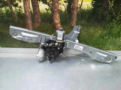ELEVALUNAS DELANTERO IZQUIERDO PEUGEOT 208 1.6 Blue-HDI FAP (75 CV) DE 2017 - D.4283957 / 9673154480