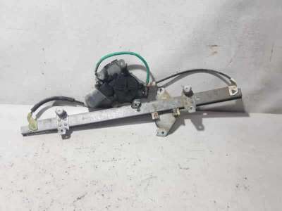 ELEVALUNAS DELANTERO IZQUIERDO NISSAN ALMERA TINO 2.2 16V Turbodiesel (114 CV) DE 2001 - D.4302967
