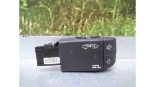 MANDO RADIO RENAULT CLIO II FASE II 1.5 dCi D (82 CV) DE 2003 - D.4311057 / 8200058695