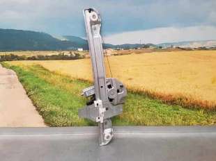 ELEVALUNAS DELANTERO DERECHO PEUGEOT 2008 1.5 Blue HDI 75 kw (102 CV) DE 2018 - D.4313878 / 9815999280 2